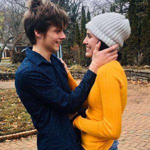 Meet your Posher, Hunter